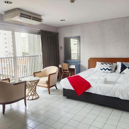 Oyo 75446 Travis Inthamara 49 Hotel Bangkok Ngoại thất bức ảnh