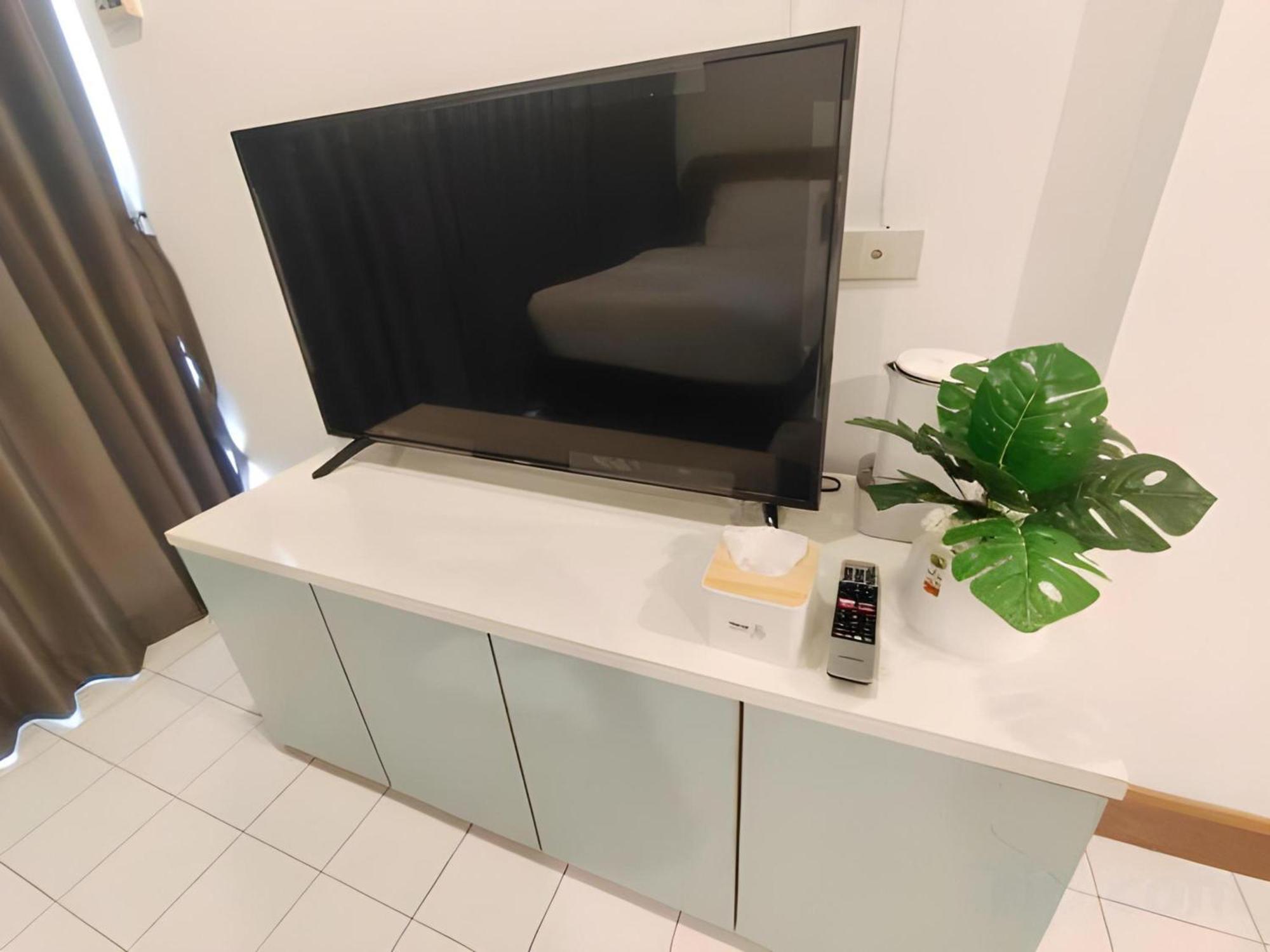Oyo 75446 Travis Inthamara 49 Hotel Bangkok Ngoại thất bức ảnh